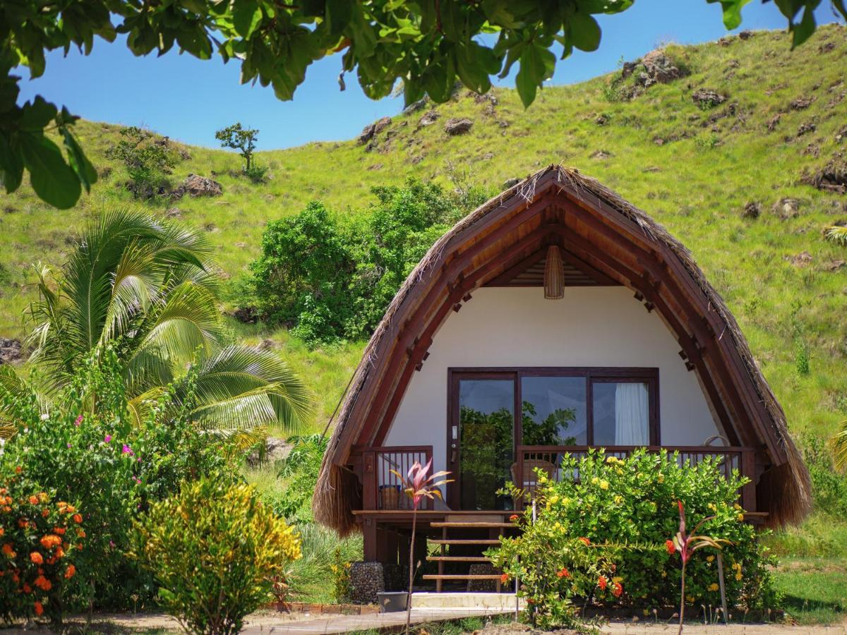 Komodo Resort Sebayur Exterior photo