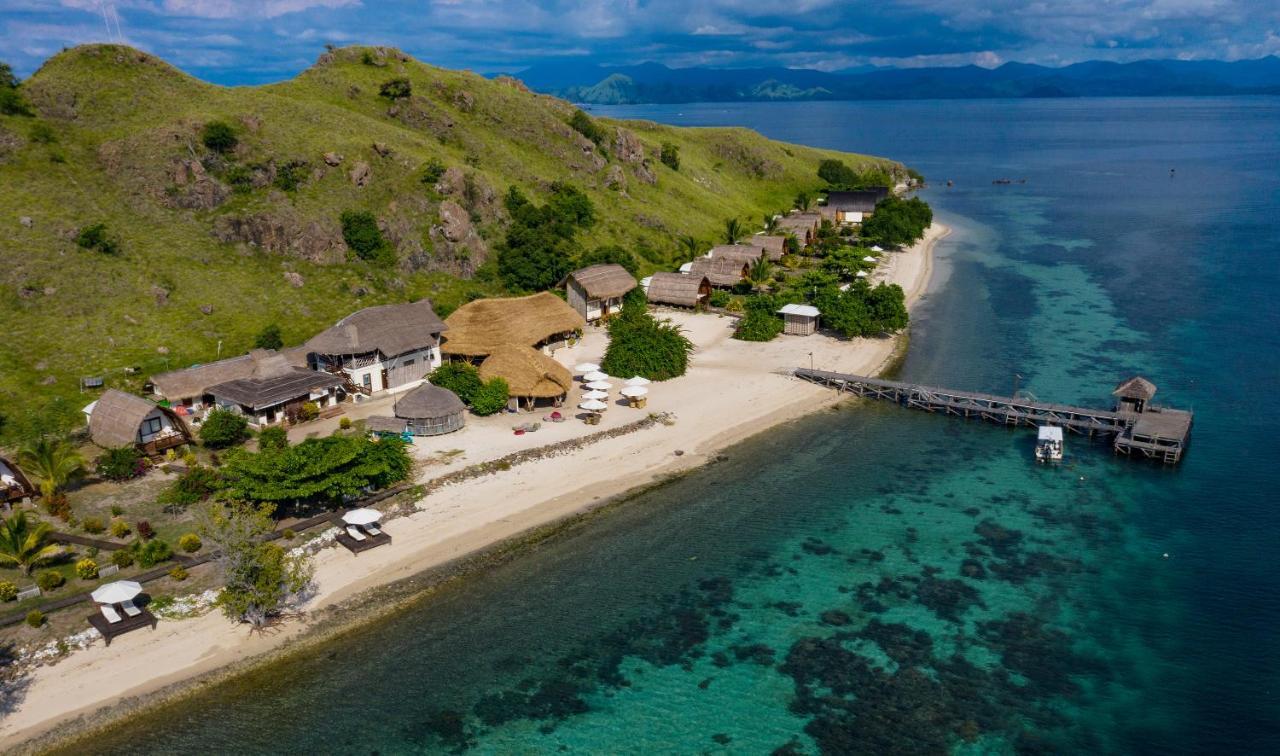 Komodo Resort Sebayur Exterior photo